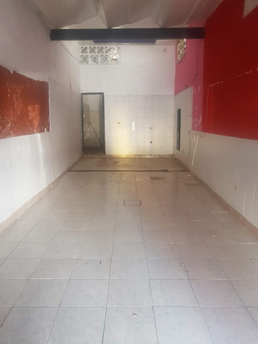 Imagen 5 de 14 de Dos Locales Y Dos Departamentos- Escucha Ofertas