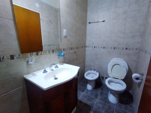 Alquiler Ciudad Madero 2 Amb. En Primer Piso Con Patio
