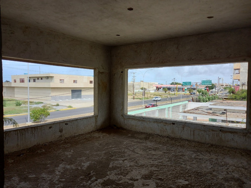 Imagen 9 de 12 de Centro Comercial Empresarial, Con Locales Comerciales Y Apartamentos. Esta Obra Civil Es Construcción De Primera Y Se Encuentra En Gris. (0412.127.0069).