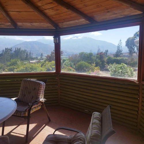Parcela Con Casa Familiar En El Valle