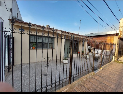 Imagen 5 de 16 de Casa Retasada 3 Dormit / Ciudad San Lorenzo