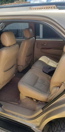 Imagen 7 de 8 de Toyota Fortuner 2012