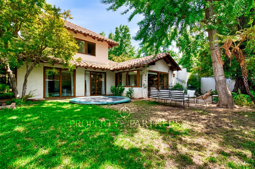 Casa Chilena En El Plano De Santa María 