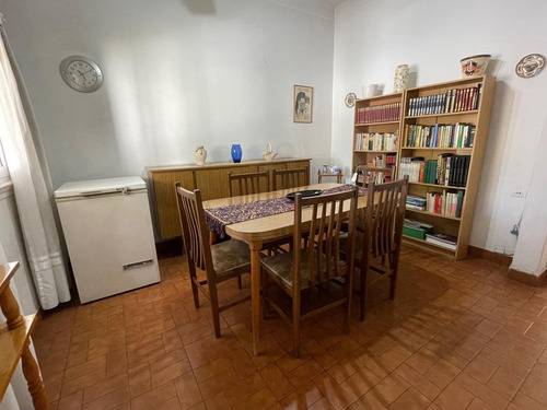 Imagen 3 de 13 de Venta Casa Sobre 260 M2 - Moreno Sur
