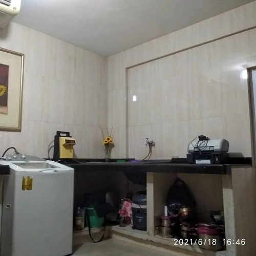 Imagen 9 de 13 de Amplia Casa En Sector Barrio Bolívar