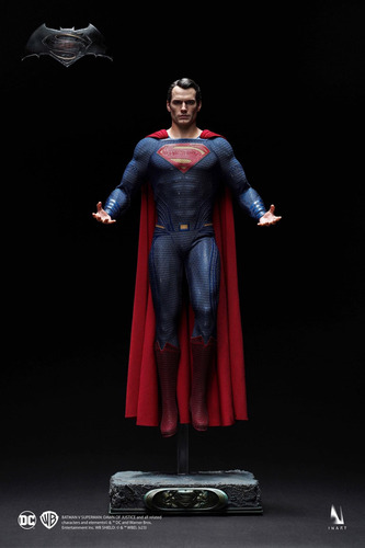 Figura De Colección Superman Inart 1/6 Batman Vs Superman