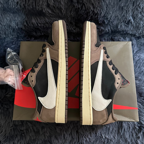 Air Jordan 1 Low Travis Scott Mocha 40 (Usado)