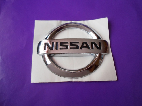 Emblema Nissan Tiida Versa Tsuru Camioneta Platina Cajuela