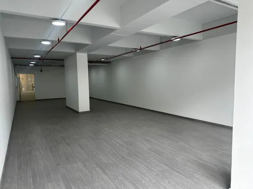 Oficina En Arriendo En Mazuren. Cod A16762