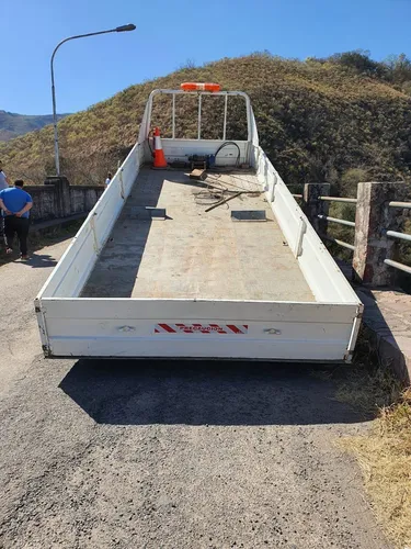 Camión Plancha Auxilio Mecánico Casi Sin Uso. Sica