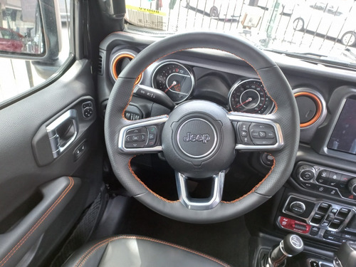 Imagen 11 de 13 de Jeep Jt Mojave 2021