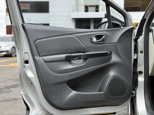 Renault Captur 2.0 Intens Automática