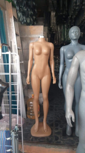 Maniquie De Mujer Plástico Con Brazos Plástico Irrompible (Usado)