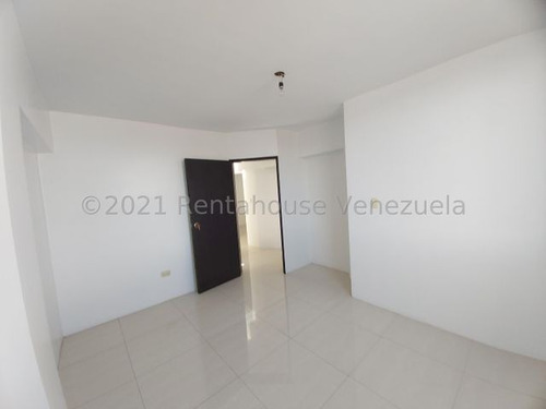 Imagen 14 de 30 de Apartamentos En Venta En Triangulo Del Este Barquisimeto Lara -- 23-18395 Vip-