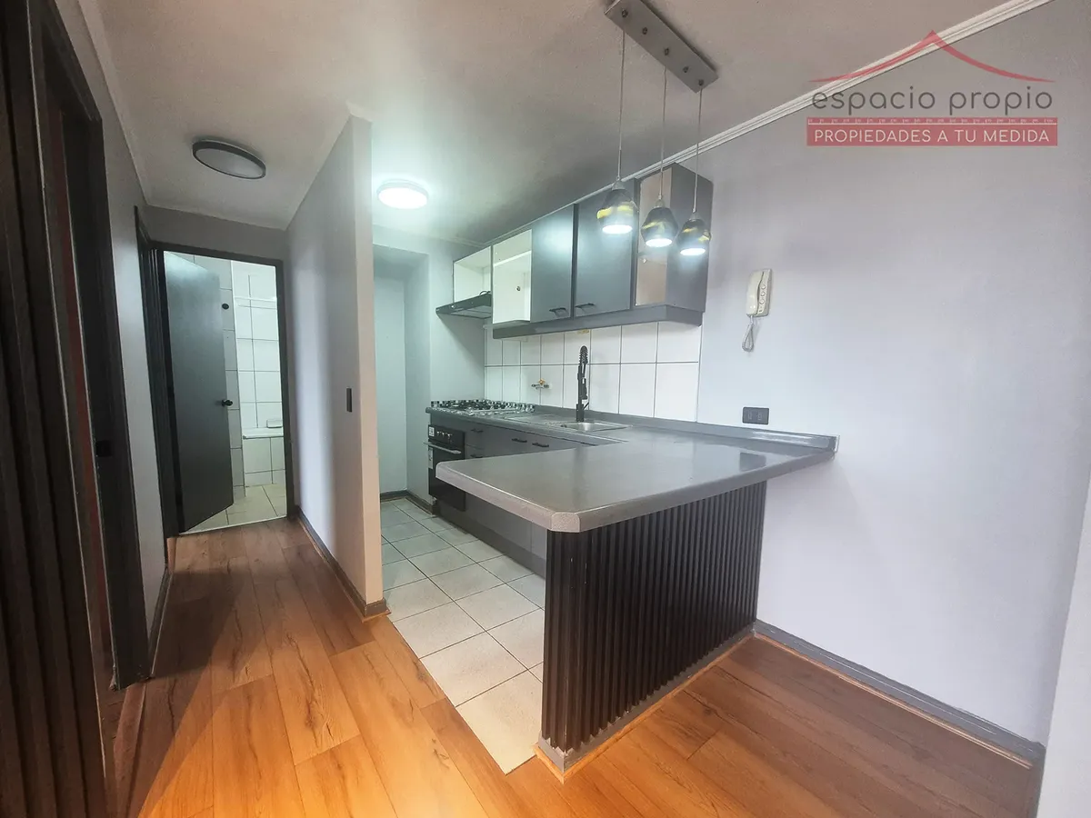 Imagen 4 de 13 de Arriendo Departamento 2d Y 1b - Piso 9 Con Vista Despejada