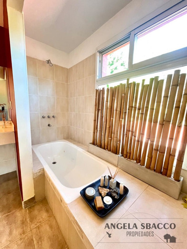 Excelente Casa En San Joaquín.