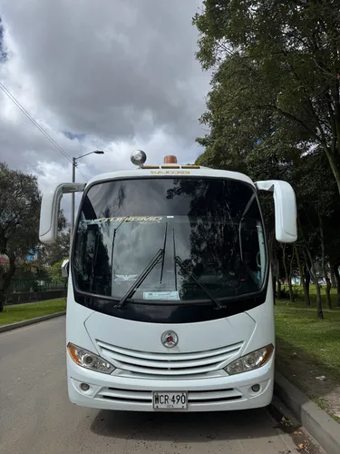 Bus Hino Con Aire En Buen Estado
