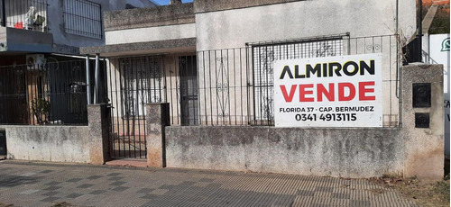 Casa | 2 Dormitorios | Capitán Bermúdez | Barrio Centro