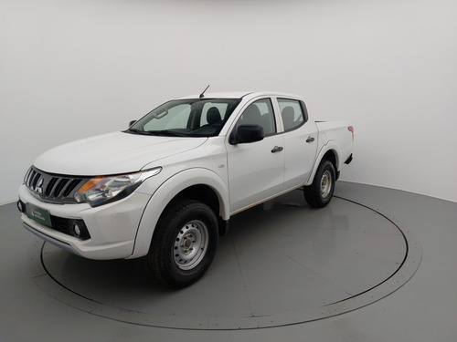 Mitsubishi L200 Triton 2.4 16V TURBO DIESEL GLS CD 4X4 AUTOMÁTICO