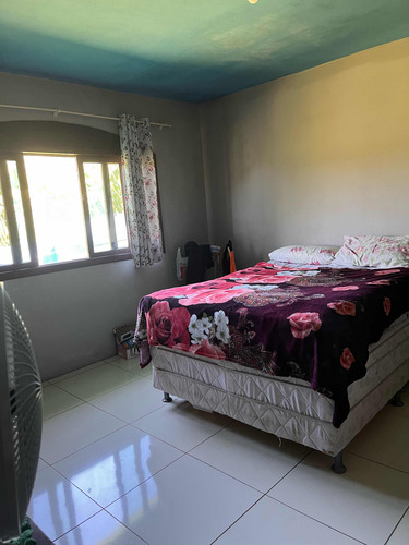 Vende Se Uma Propriedade Com Porteira Fechada