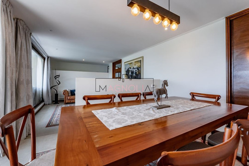 Casa En Venta De 5 Dorm. En Lo Barnechea