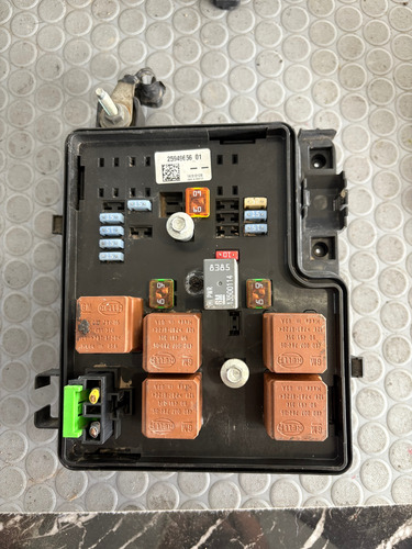 Caja De Fusibles Tahoe Yukon Cadillac 2007 - 2011 25949656 (Usado)