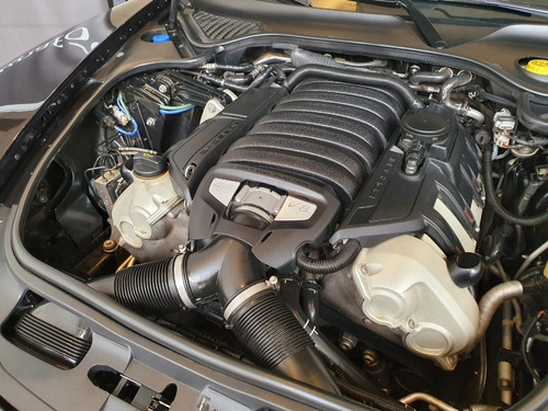 Porsche Panamera 4.8 S 2010