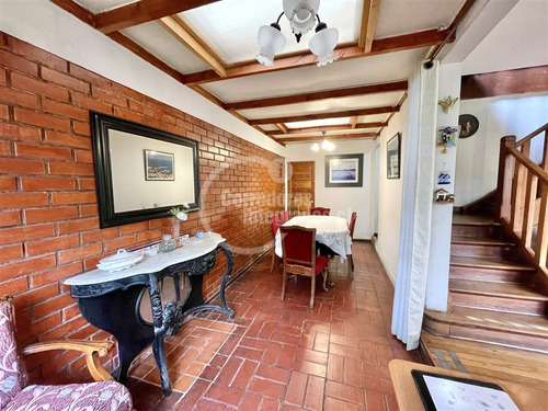 Casa En Venta De 4 Dorm. En Macul