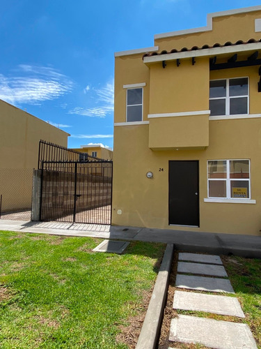 Imagen 1 de 12 de Hermosa Casa Nueva En Privada En Real Solare
