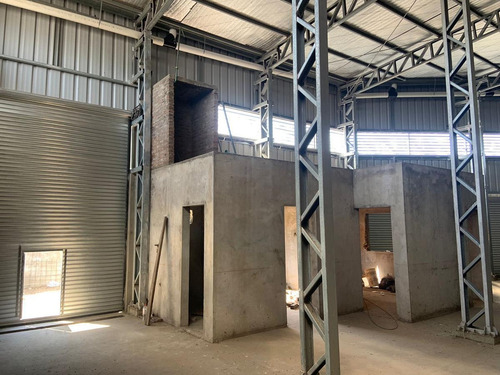 Imagen 2 de 10 de Local 300 M2 A La Venta Bv Segui 3700