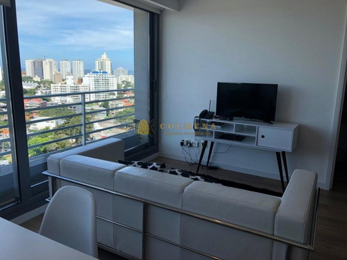 Apartamento Muy Cerca De La Peninsula Y De La Playa, Cuenta Con 2 Dormitorios, 2 Baños, Living-comedor, Cocina , Terraza Y Garaje.- Ref: 1910