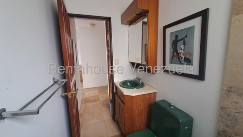 Linda ,comoda Y Funcional Casa En Venta Ubicada En Naranjos Del Cafetal 24-18040