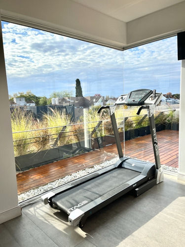 Imagen 2 de 30 de Casa De 5 Habitaciones En San Isidro Con Pileta, Sauna Y Gym