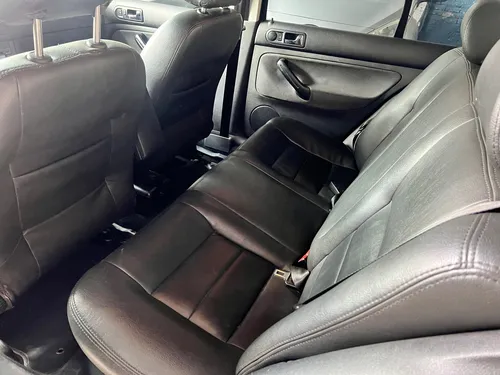 Volkswagen Jetta Tred. Line Mecanico 2013