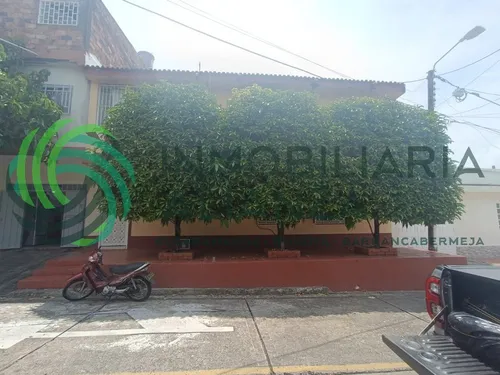 Casa En Arriendo En Pueblo Nuevo. Cod A17010
