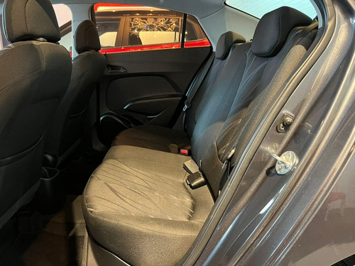 Imagem 5 de 15 de Hyundai Hb20s Style1.0 Flex 12v Mec. 4p