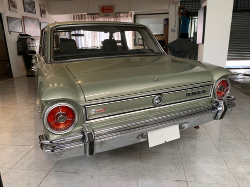 Ford Falcon De Luxe