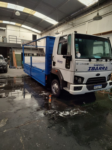 Ford Cargo 916 - Carrozado.