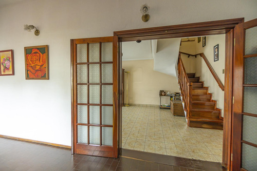 Casa En Venta En Rafael Calzada De 5 Ambientes
