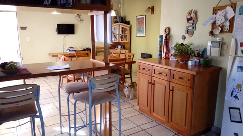 Confortable Chalet En Dos Plantas De Tres Dorm. Con Parque Y