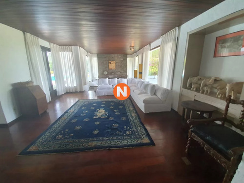 Residencia En Venta A Metros Del Mar En Solanas