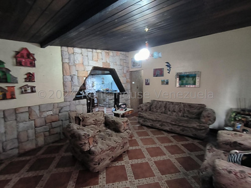 Terreno En Venta En La Colonia Tovar Cda 25-518 Yf