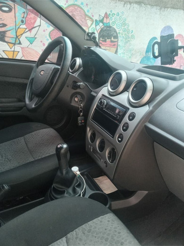 Imagem 6 de 8 de Ford Fiesta 2011 1.0 Flex 5p