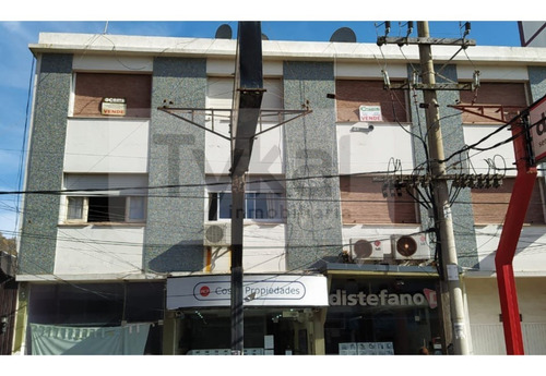 Imagen 2 de 12 de Departamento Dos Amb.al Frente Chiozza A 1 Cuadra Del Mar -oportunidad- Con Cochera Opcional