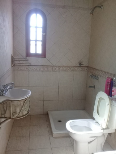 Imagen 10 de 28 de Importante Chalet De 6 Ambientes Sobre Doble Lote