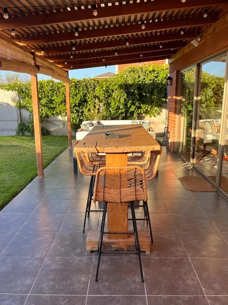 Imagen 2 de 21 de Se Arrienda/vende Casa En Valle Araucarias (cerro El Plomo)