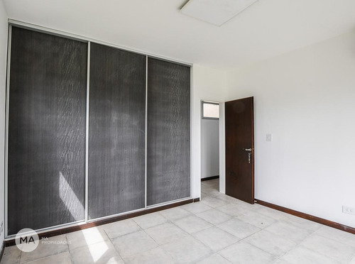 Casa 2 Dormitorios, Jardín Y Piscina - Puerto Roldán - Roldán | Venta