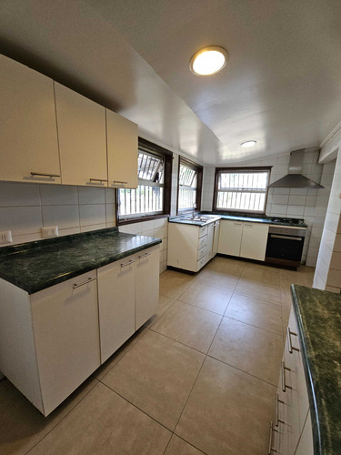 Amplia Casa En Venta En Parcela (82309)