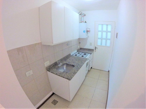 Imagen 5 de 11 de Duplex 3 Ambientes Con Patio Y Cochera // Laprida 813
