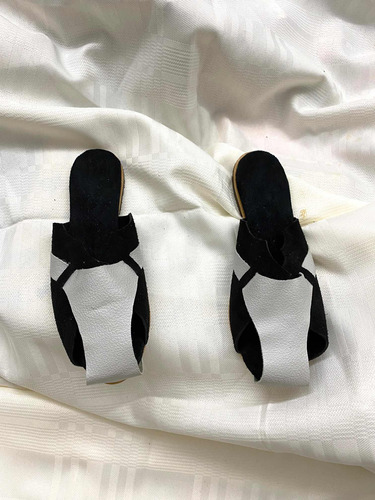 Sandalias Slide Shanti En Cuero Negro Y Gris  Nro 36